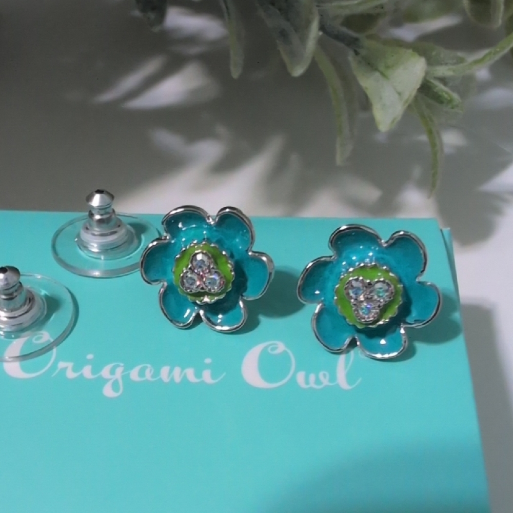 Origami Owl Teal and Silver Floral Earrings